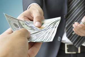 Một doanh nghiệp bảo hiểm sắp trả cổ tức tiền mặt 12%, chốt quyền ngay trong tháng 5