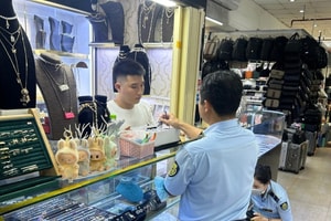 Lại phát hiện hàng giả, hàng nhái ở 'thiên đường mua sắm' TPHCM