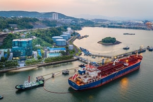 Việt Nam chi hơn 120 triệu USD gom xăng dầu Thái Lan, xác lập kỷ lục tăng trưởng mạnh nhất 4 tháng đầu năm