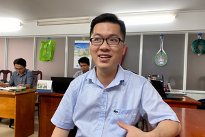 Phó Giáo sư trẻ nhất Việt Nam giải thành thạo Toán lớp 5 khi nhỏ, nhận lương 60.000.000 đồng/tháng tại Pháp, hiện về nước là Trưởng bộ môn