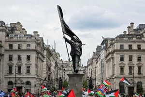 London bùng nổ biểu tình kép, Thủ tướng Starmer gánh thêm áp lực