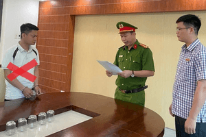 Bắt một nguyên cán bộ Ban giải phóng mặt bằng