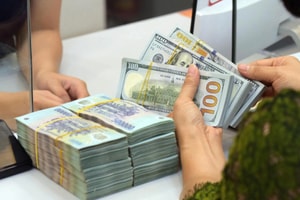 Tỷ giá USD hôm nay 20/5: USD ngân hàng tăng nhẹ, chợ đen quay đầu giảm