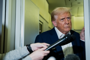 Hai cảnh sát Mỹ kiện ông Trump về quỹ đen gần 1,8 tỷ USD, cáo buộc hành vi ‘tham nhũng trắng trợn nhất thế kỷ’
