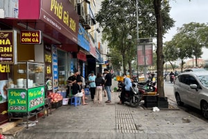 Hà Nội: Đỗ xe sai, lấn chiếm vỉa hè có thể bị xử phạt tới 12 triệu đồng