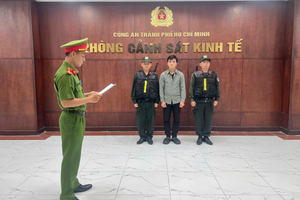 Khởi tố chủ shop nổi tiếng trên Shopee, TikTok