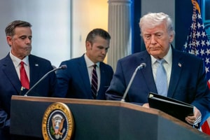 Tổng thống Trump họp khẩn với đội ngũ an ninh, cân nhắc tấn công Iran