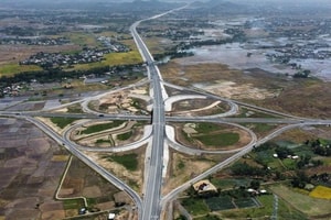 Sắp đưa vào vận hành 22km đầu của tuyến cao tốc ‘rừng - biển’ đầu tiên Việt Nam