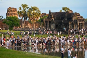Hàng triệu người Việt đổ xô sang Campuchia
