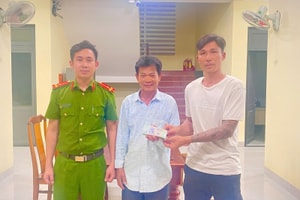 Nhận trình báo về cọc tiền 19.350.000 đồng bên đường, công an lập tức mời người đàn ông SN 1970 lên làm việc