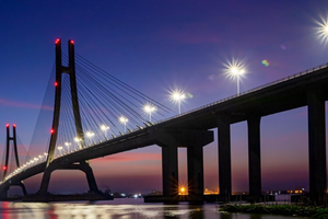 Chỉ vài ngày nữa, cây cầu dây văng hơn 2.000 tỷ có kiến trúc trụ tháp hình chữ H, gần 16 năm giữ kỷ lục cầu dây văng lớn nhất thành phố giàu nhất cả nước chính thức được sửa chữa