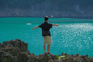 'Viên ngọc xanh' của Tây Bắc cách Hà Nội chỉ hơn 100km: Nằm gần hồ nhân tạo lớn nhất Việt Nam, thu hút du khách mê trekking dịp cuối tuần
