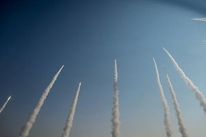 Iran cảnh báo sẽ đáp trả mạnh mẽ 'chưa từng thấy'