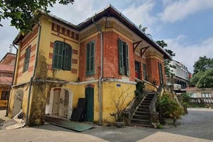 Biệt thự Pháp cổ hơn 100 năm tuổi ở Huế sắp bị tháo dỡ: Công trình đặc biệt với kết cấu bê tông cốt tre hiếm gặp