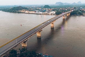 Cây cầu dài 520m kết nối Quảng Ninh với thành phố nhỏ nhất Việt Nam sắp được ‘lên đời’