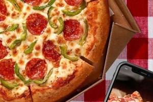 Chuỗi pizza nổi đình đám bất ngờ bị rao bán, lý do không ai ngờ tới