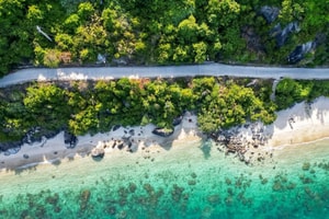 Chuyện kỳ lạ hòn đảo cách đất liền 15km: Gần 20 năm nói 'không' với túi nilon, được UNESCO công nhận Khu Dự trữ sinh quyển thế giới