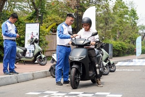 Honda chính thức mở bán mẫu xe máy điện mới tại Việt Nam, khách hàng được mang về chạy thử miễn phí trong 7 ngày