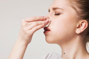 Phó Giáo sư Bệnh viện Bạch Mai cảnh báo 4 dấu hiệu sớm của ung thư vòm họng: Nhiều người chủ quan bỏ qua