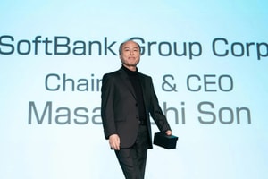 Ông chủ SoftBank vượt Ambani, trở thành người giàu nhất châu Á