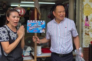 Nền kinh tế lớn thứ 2 Đông Nam Á phát tiền cho 4 triệu dân