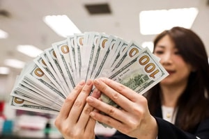 Vì sao Việt Nam chưa thể theo xu hướng phi USD hóa của Trung Quốc và nhiều nền kinh tế lớn?