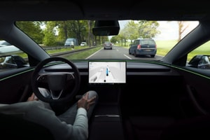Tesla buộc phải đổi tên ở thị trường tỷ dân, đối mặt nguy cơ đền bù hàng tỷ USD
