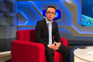 BTV nổi tiếng của VTV từng là cựu học sinh Chuyên Ngoại ngữ, được Đoàn trường cử thi ‘Ai là triệu phú’, đồng hành 6 kỳ World Cup