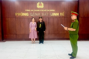 Bóc trần chiêu trò dùng AI ‘đạo nhái’ thiết kế của chủ Vải áo dài Đất Lành Hoàng Thị Bích Ngọc