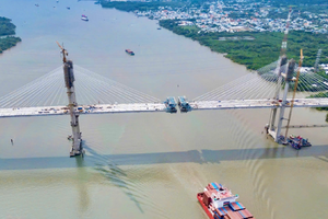 Chỉ vài tuần nữa, chính thức hợp long cây cầu dây văng có tĩnh không cao nhất Việt Nam
