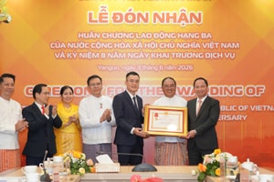 Đánh bại gần 100 đối thủ quốc tế, Viettel đã vươn lên dẫn đầu thị trường 55 triệu dân và được trao huân chương cao quý
