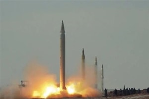 Iran phát động chiến dịch ‘Chiến thắng' tập kích loạt căn cứ của Israel