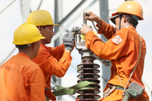 Thị trường điện khó phát triển nếu tiếp tục 'trộn lẫn' an sinh và giá điện