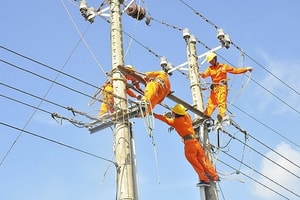 Không chỉ người dân, các nhà máy điện cũng 'đuối sức' vì nắng nóng