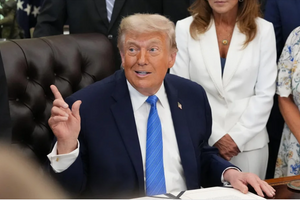 Ông Trump tuyên bố ‘Tôi yêu lạm phát’, khoe chiến tích tịch thu hàng triệu thùng dầu, đánh chìm 22 tàu chiến Iran trong một đêm