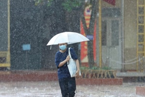 Phụ huynh, sĩ tử lưu ý mưa dông