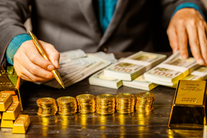 Một chuyên gia cho rằng giá vàng sẽ tăng gấp 3 lần
