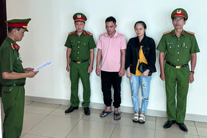 Khám xét một xe ô tô đang lưu thông, tịch thu gần 6.500kg và 1.700 lít tang vật: Khởi tố Giám đốc 2 công ty
