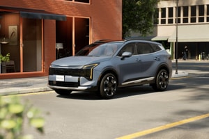 Kia Sportage hybrid chốt giá từ 999 triệu đồng: Lời thách thức gửi tới Mazda CX-5