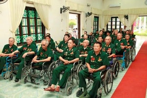 Hơn 1,56 triệu người có công và thân nhân liệt sĩ được tặng quà dịp 27/7
