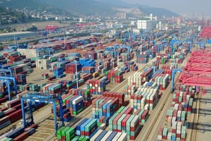 Bất ngờ nhập siêu gần 14 tỷ USD , chuyên gia chỉ ra nghịch lý của dòng vốn FDI