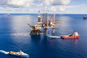 Petrovietnam mang hơn 370.000 tỷ đồng gửi ngân hàng, gánh 11.500 tỷ nợ xấu từ dự án lọc hoá dầu Nghi Sơn 9 tỷ USD