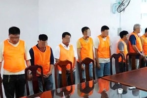 Phòng Cảnh sát hình sự triệu tập 14 đối tượng, tịch thu 14 điện thoại di động cùng nhiều tài liệu
