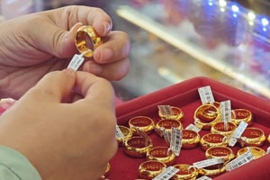 Giá vàng hôm nay (17/6): Bật tăng phiên thứ hai liên tiếp, chuyên gia vẫn thận trọng