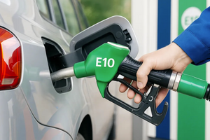 Xăng E10 triển khai toàn quốc: Hơn 10.000 tỷ đồng có thể chảy về túi hàng triệu người dân Việt Nam