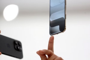 Sắp tăng giá iPhone