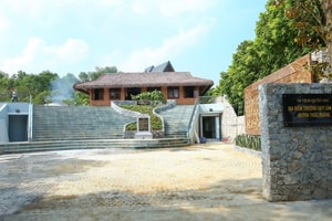 Trường dạy làm báo đầu tiên của Việt Nam do Chủ tịch Hồ Chí Minh đặt tên, nay là Di tích lịch sử Quốc gia
