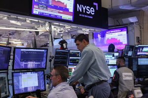 Dow Jones 'bốc hơi' hơn 500 điểm sau tuyên bố của Chủ tịch Fed