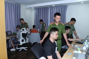 Đồng loạt kiểm tra 5 căn hộ, chung cư, phát hiện 23 người đa quốc gia, thu giữ 32 máy tính, 48 điện thoại di động