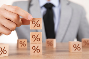 Người gửi tiền đón tin vui khi một ngân hàng niêm yết lãi suất huy động đến 7,9%